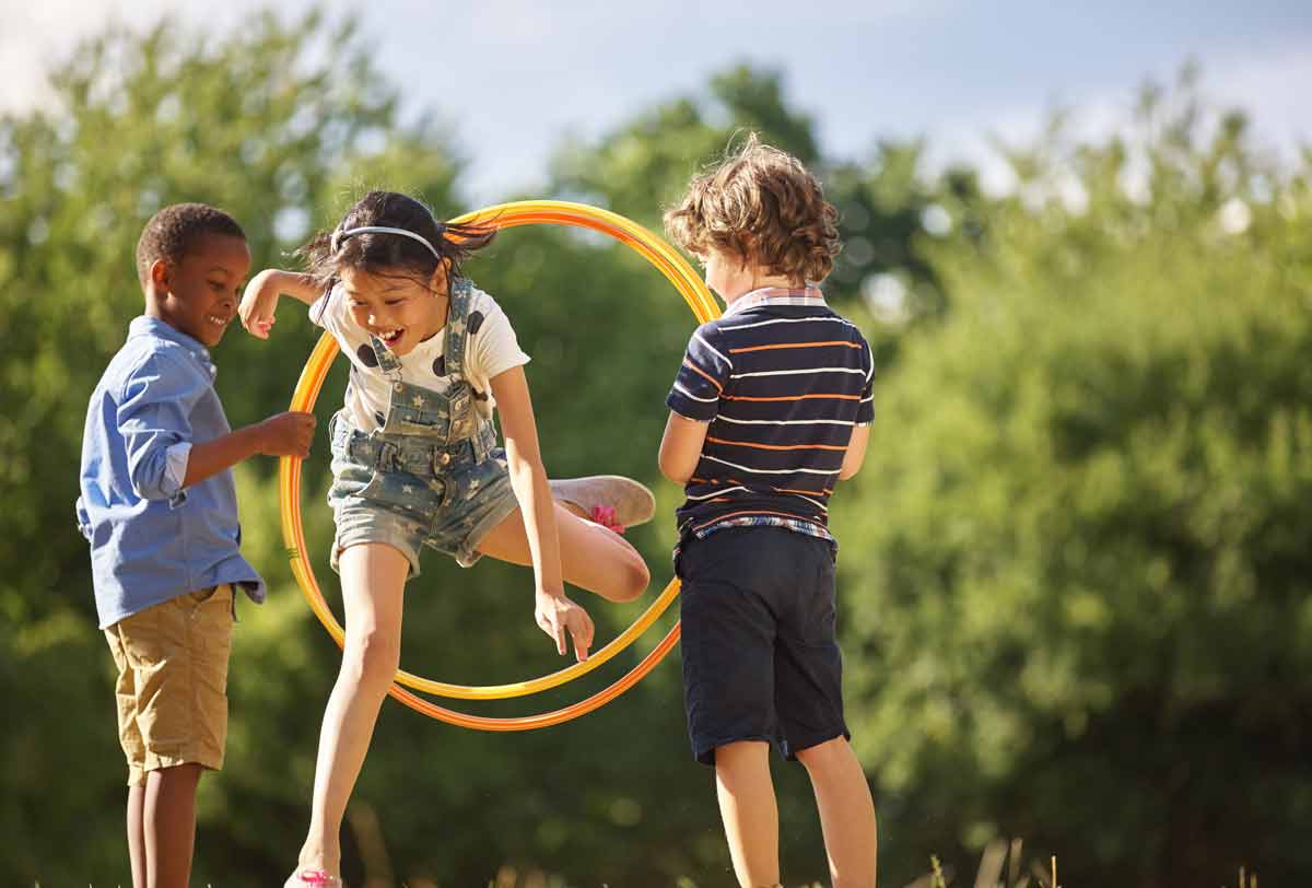 Hula Hoop mit Kindern Hula Hoop mit Kindern